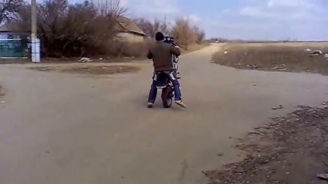 мотоцикл Viper НА ЗАДНЕМ КОЛЕСЕ смотреть онлайн