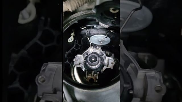 Замена лампы ближнего света Прадо 150 #4x4 #car #diesel #prado150 #toyota #toyotaprado #4wd #лампа