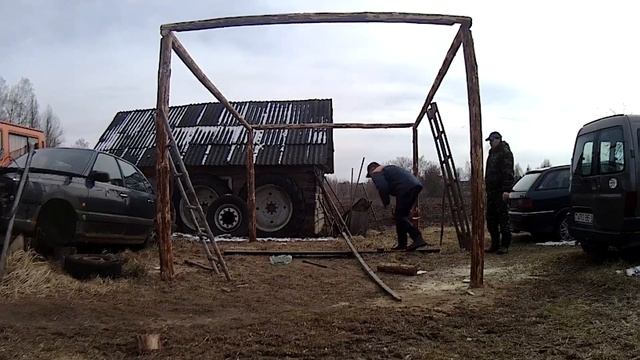 Постройка временного укрытие для техники.