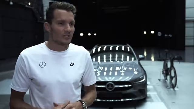 01 Mercedes Benz CLA Coupé 2019 and Jan Frodeno In the Wind Tunnel смотреть онлайн