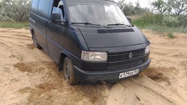 Дикие пляжи в Крыму. Застряли в Крымских песках смотреть онлайн