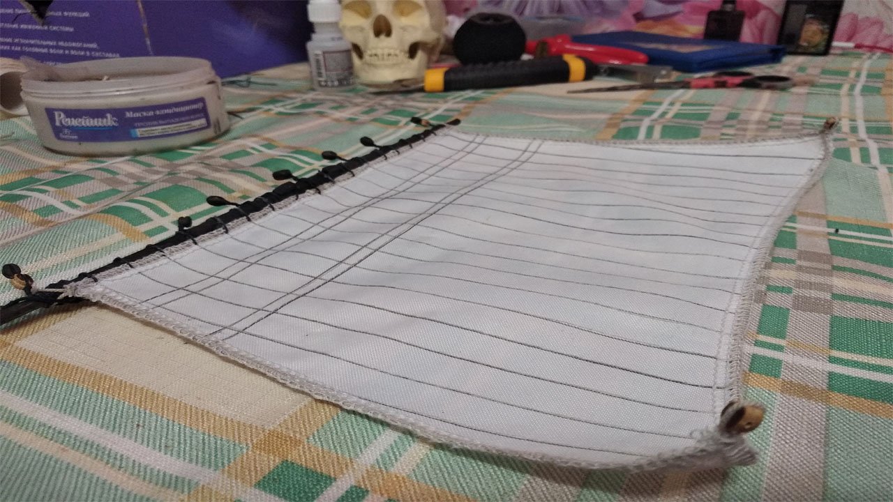 № 91 Сборка модели корабля черная жемчужина. Пришиваем парус к реи. смотреть онлайн