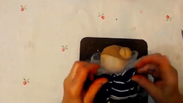 Кукла из колготок .для начинающих. Кукла из капрона.Muñeca de calcetin.4 ч.. смотреть онлайн