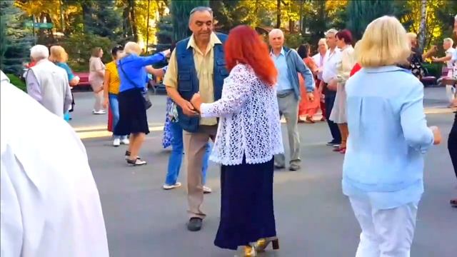 ОЙ,СМЕРЕКО!!! 23 сентября 2023 ХАРЬКОВ ТАНЦЫ НА РЕТРО!!! смотреть онлайн