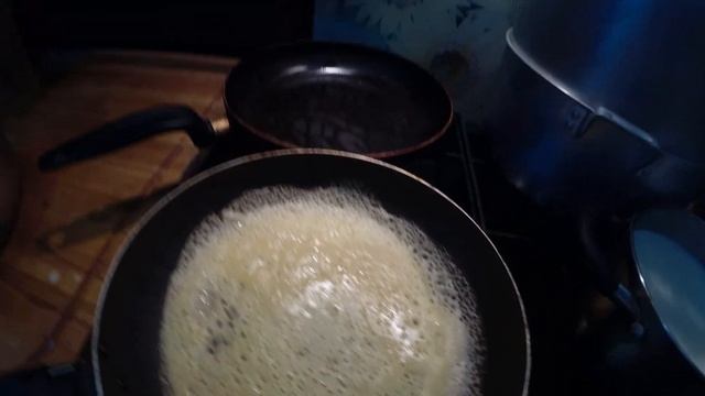 Блины фаршированные капустой и яйцом. Тонкие блины на молоке с кипятком. Влог. смотреть онлайн