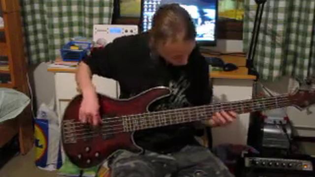 Me playing with bass смотреть онлайн