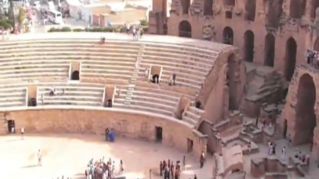 Амфитеатр в Эль-Джеме. Тунис. смотреть онлайн