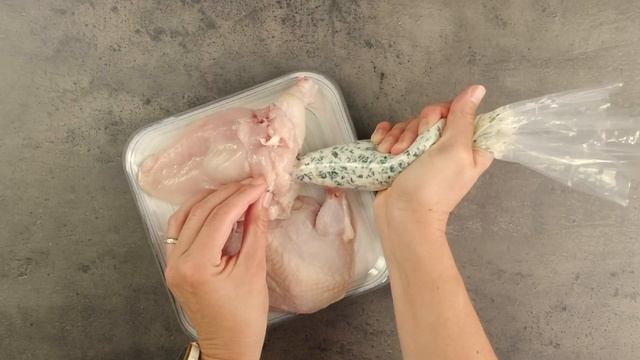 The best way to stuff chicken breasts (Making a chicken supreme) смотреть онлайн