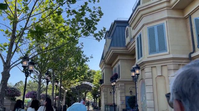 Walt Disney World vs. Universal Orlando Resort: Which is BETTER? смотреть онлайн