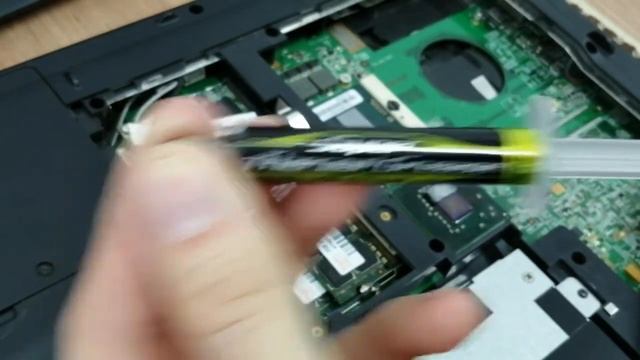 Апгрейд ноутбука Acer 7220. Заміна процесора. смотреть онлайн