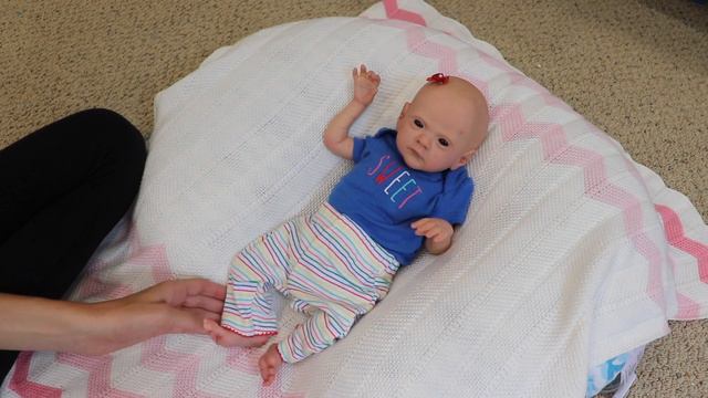 Meet Baby Olive! My New Baby Painted by Me! | Kelli Maple смотреть онлайн