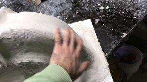 Кожух для силиконовой формы, из гипса.