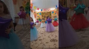 Танец "Звездочки" на выпускном в детском саду