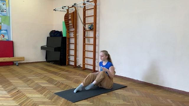 «Лёгкий шпагат» смотреть онлайн