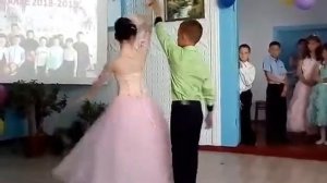 танец "Первый учитель"