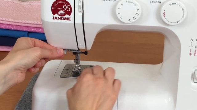 Maszyna do szycia Janome Sakura 95 - obsługa maszyny w 4 krokach смотреть онлайн
