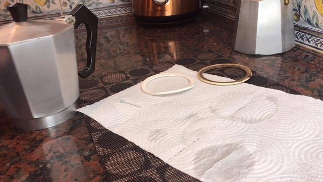 ?CAFETERA ITALIANA?Cambio de JUNTA de GOMA y Limpieza de FILTRO | Volturno-Bialetti y similares смотреть онлайн