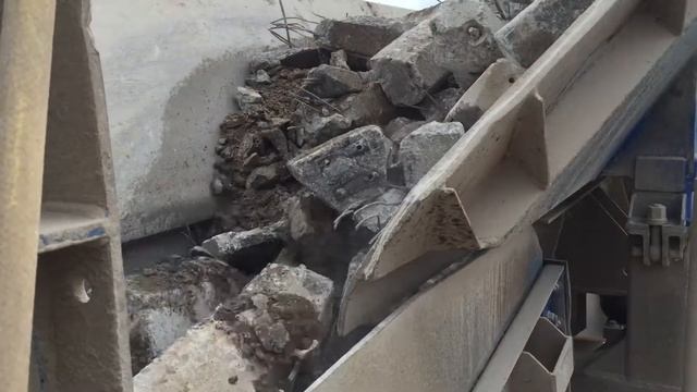 Переработка железнодорожных шпал - дробилка PRALL-TEC смотреть онлайн