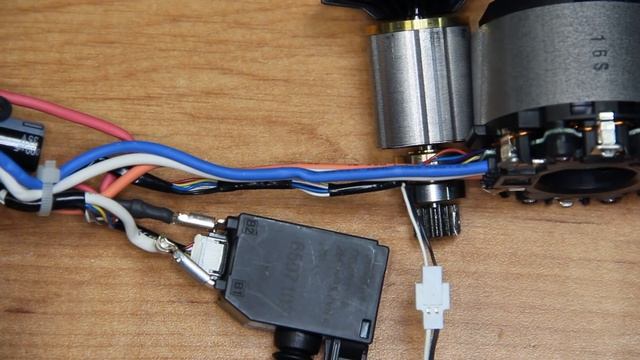 Мощный Ударный бесщёточный Шуруповерт Makita DHP481 / МАКИТА смотреть онлайн