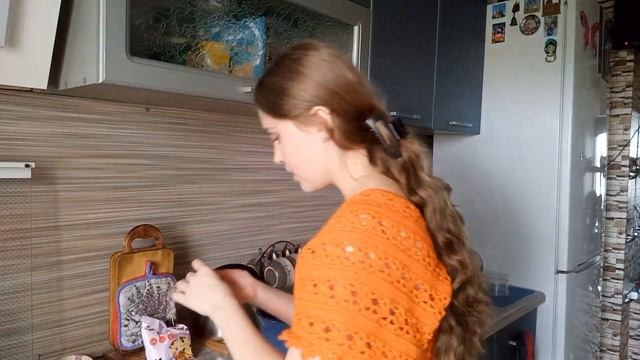 ˚₊✩Осенняя готовка: печенье, заварной чай и горы сахарной пудры‧₊˳✧༚࿐ смотреть онлайн