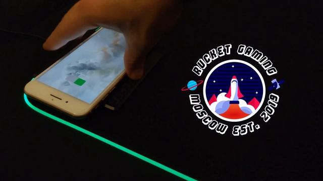 SPUT V1 LARGE CHARGING - процесс зарядки инновационного RGB-коврика с беспроводной зарядкой! смотреть онлайн