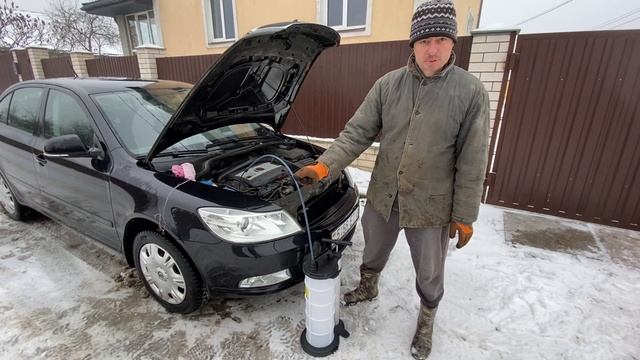 Ручной насос с ёмкостью 9 литров для вытяжки отработанного масла смотреть онлайн