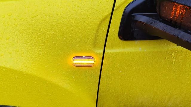 Бегущие светодиодные поворотники в крылья автомобиля Рено Дастер смотреть онлайн
