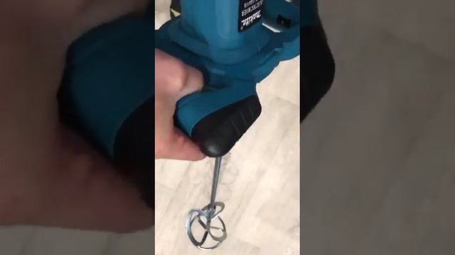 Миксер строительный Makita смотреть онлайн