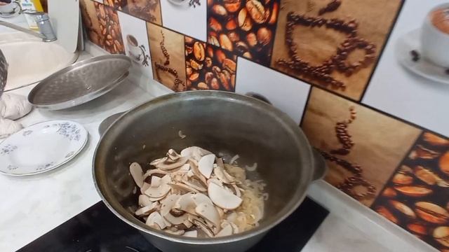 паста с курицей и грибами в казане дома простой рецепт от а до я! смотреть онлайн