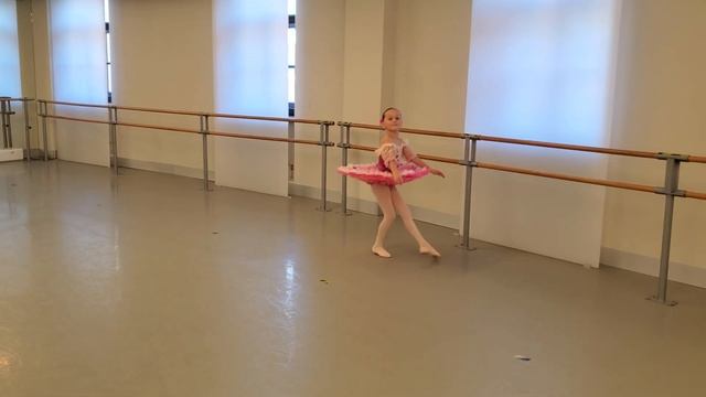Вариация Куклы из балета "Коппелия" смотреть онлайн