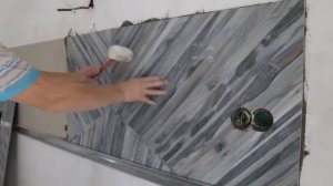 Укладка крупноформатной плитки на кухонный фартук