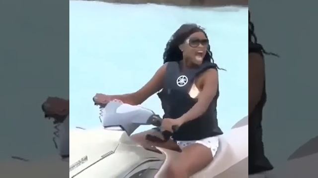 Jetskisine hakim olamama смотреть онлайн