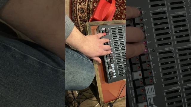 Twisted elektrons blast beats doing some weirdness. Enjoy ? смотреть онлайн