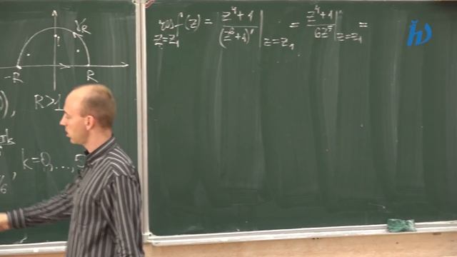 Лекция №7 по ТФКП. Вычисление интегралов с помощью вычетов. Городецкий С.Е. смотреть онлайн