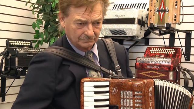 Weltmeister 60 Bass Kristall Accordion Video Demo смотреть онлайн