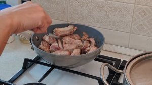 Как просто и вкусно приготовить свиные ребрышки на сковороде - держите отличный рецепт