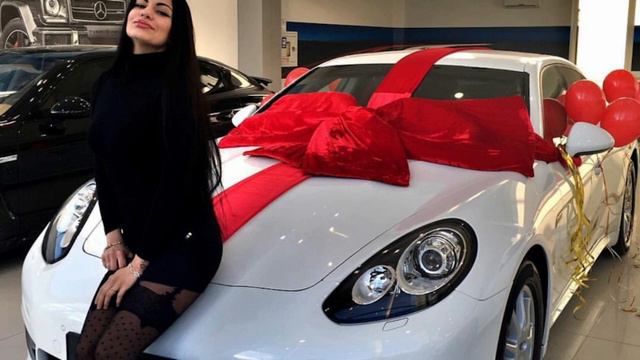 Хит 2019 года (Panamera) она продаст душу за ключи от панамеры