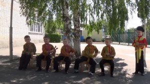 Игра на ложках "Едут, едут по Берлину наши казаки"