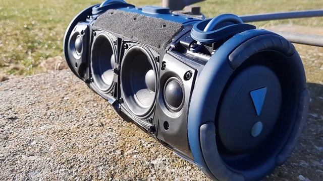 JBL Xtreme 3 bass test 100%!!! - NEAR BLOW! смотреть онлайн