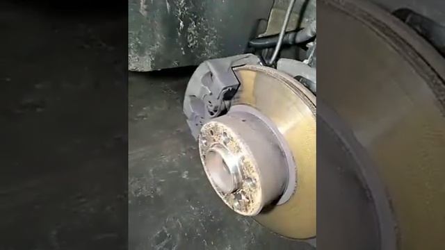 Тормозные диски и колодки фирмы FERODO спустя 4000км BMW e39 смотреть онлайн
