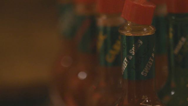 Chef Steve Gonzalez of Baro talks TABASCO Sauce смотреть онлайн