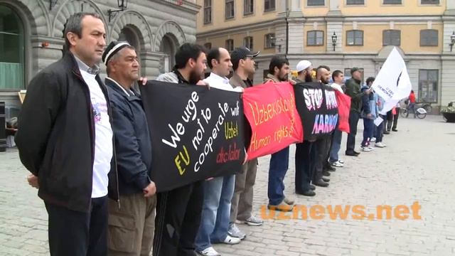 Стокгольм скандирует: "Долой Каримова!" смотреть онлайн