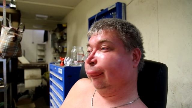 Укусила Оса! Сижу гоню смотреть онлайн