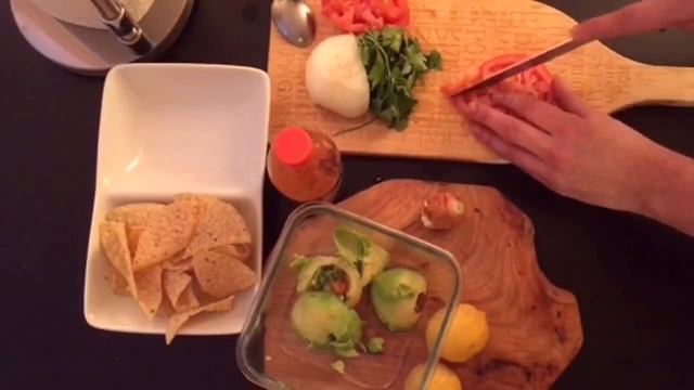 Гуакамоле из авакадо. Гуакамоле рецепт классический.  Как приготовить гуакамоле