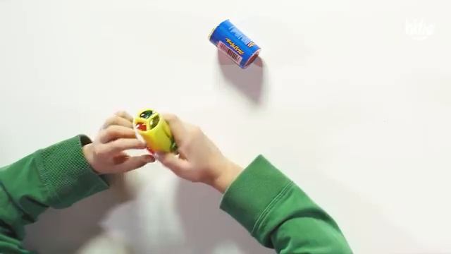 Kids Try Snacks from the 80s | Kids Try | HiHo Kids смотреть онлайн