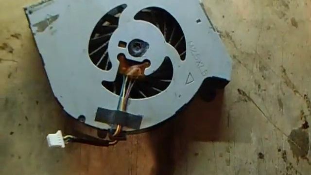 Смазка не разборного вентилятора (турбины) ноутбука HP смотреть онлайн