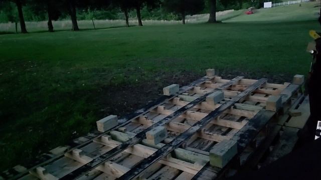 How To Build A Deck Out of Used Pallets смотреть онлайн