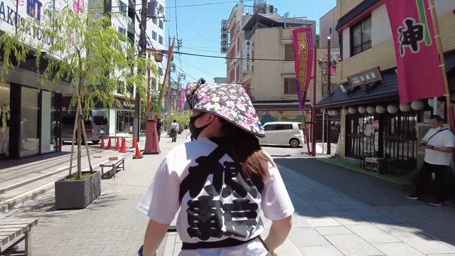 [Subtitles] Super Cute!Japanese Girl Guided Us Around Asakusa By Rickshaw.