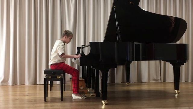 И.С.Бах "Фантазия До минор", исп.Гурова Дарья фортепиано(4 класс ДШИ №2 г.Раменское, ф-л Юровский) смотреть онлайн