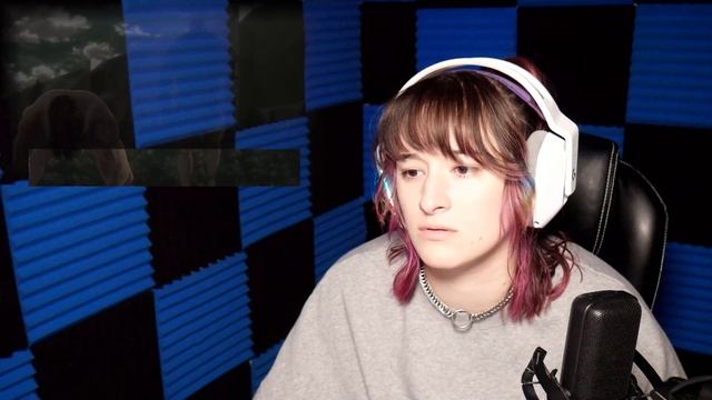 HE MIGHT LOOK LIKE A SNACK BUT HE IS NOT A SNACK // Attack On Titan s2 e32 Reaction смотреть онлайн